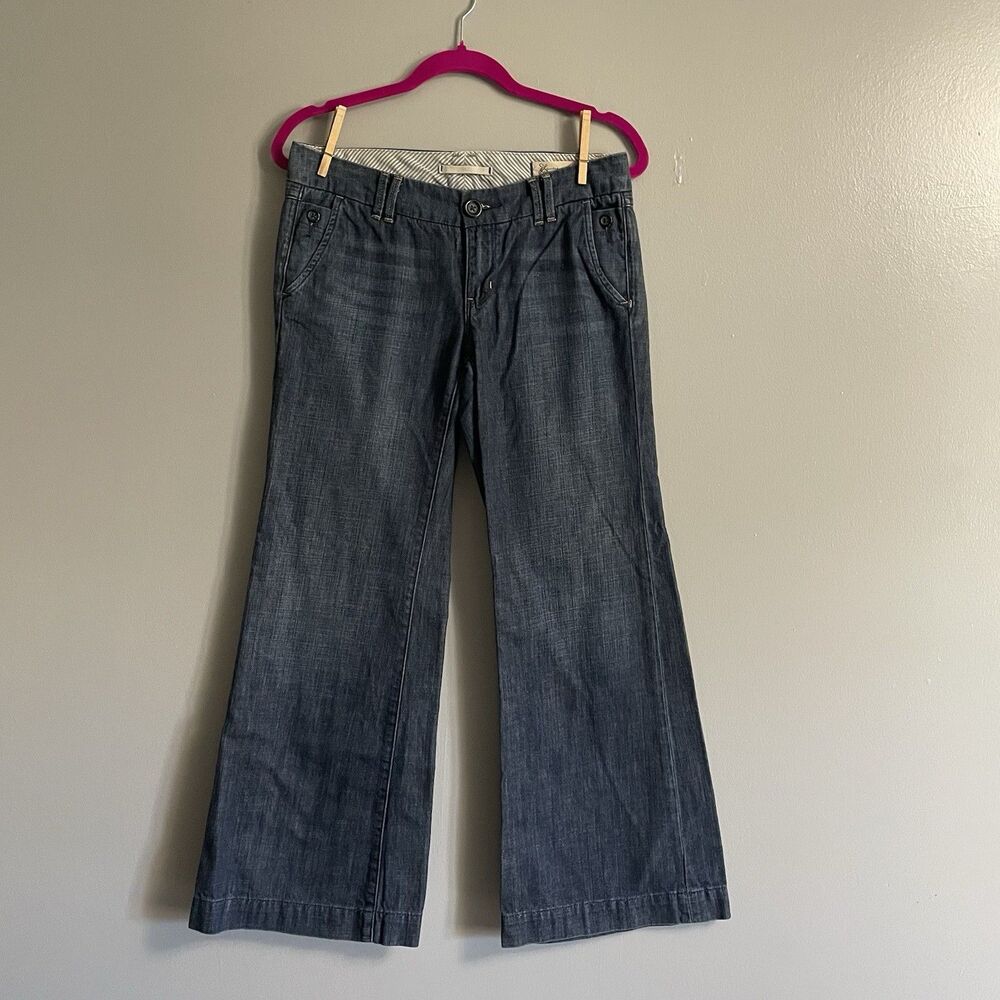 Women’s Gap Jeans Limited Edition 28P/6P Inseam 29” Waist 32” Flare 11”